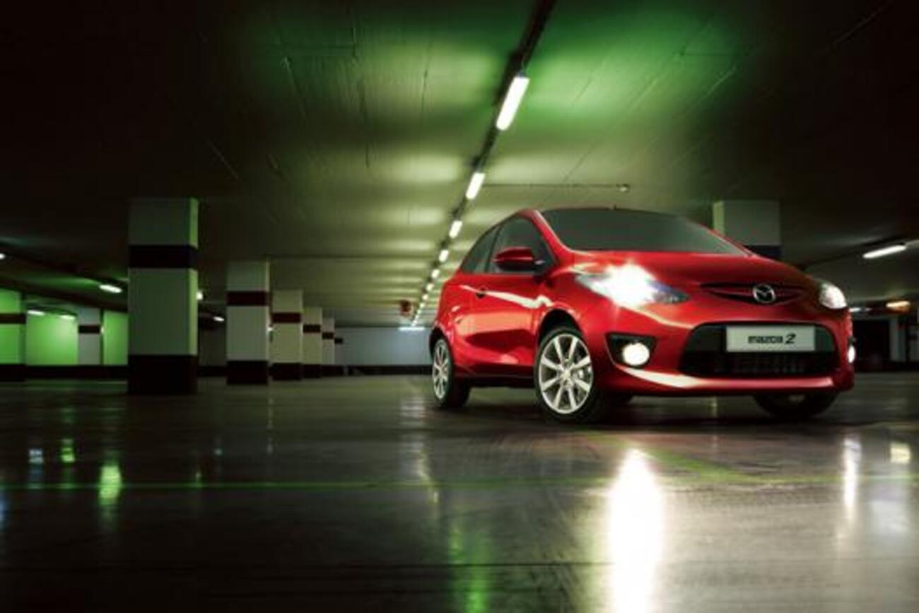 デミオ　ハッチバック backend=imagemagick;version=1;