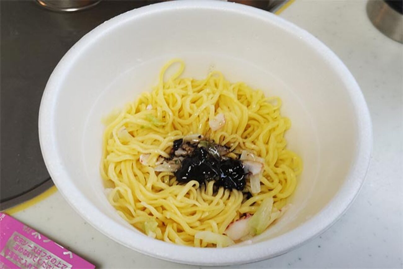 エガちゃんねるトリプルガーリックまぜそば いか墨まぜそば 激辛豚骨ラーメン エガちゃんねる 激辛豚骨ラーメン イカ墨トリプルガーリックまぜ