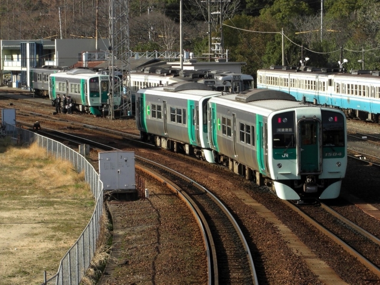 JR1500型 2次車1509 A & 3次車1551 B JR1500型 2次車1509 A & 3次車1551 B - メルカリ