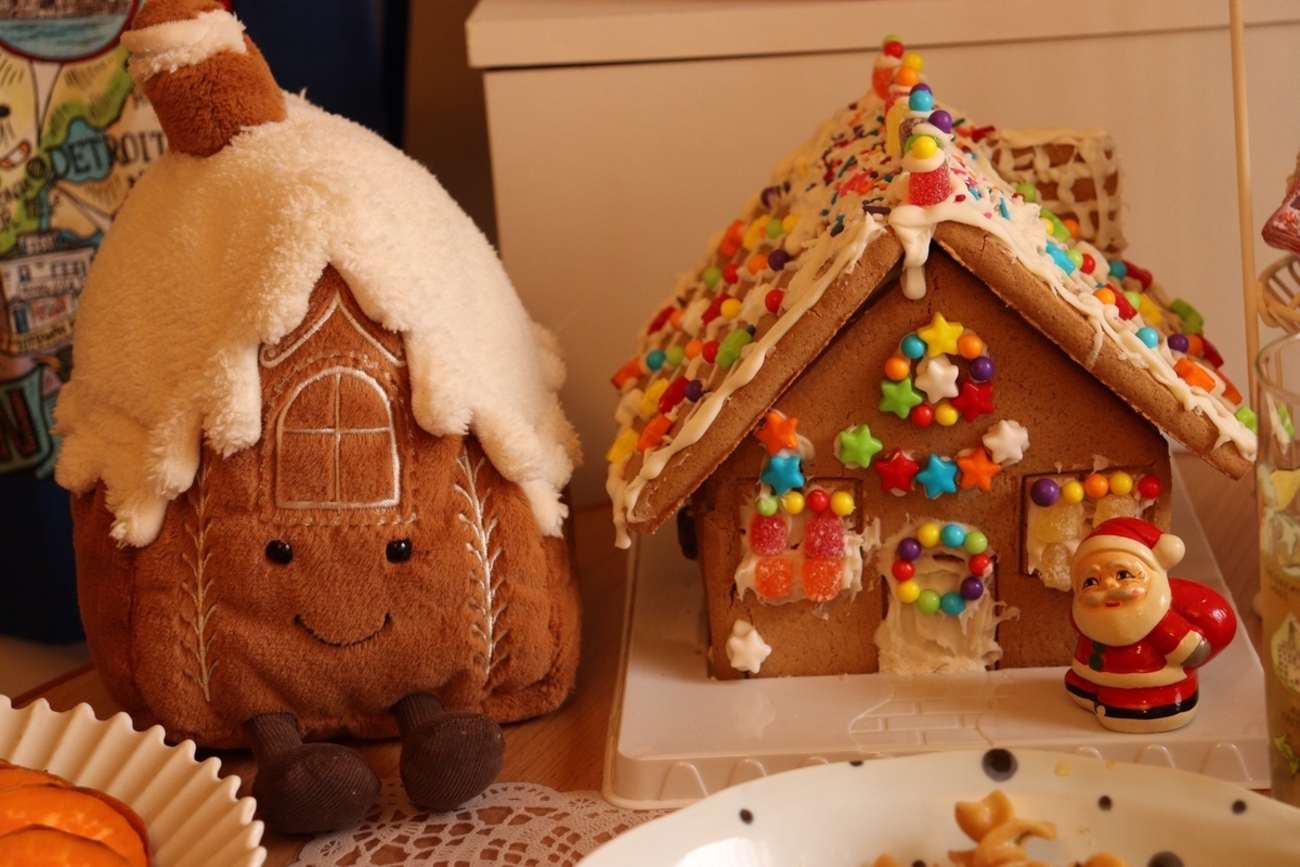 AnnArborでGingerbread Houseを竣工、のちに解体 - 海外旅行も行った 