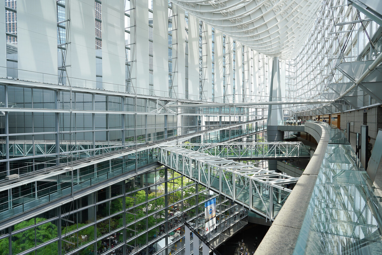 撮影者厳選】家族の時間を映画のように SONY SEL24F14GM 未使用級