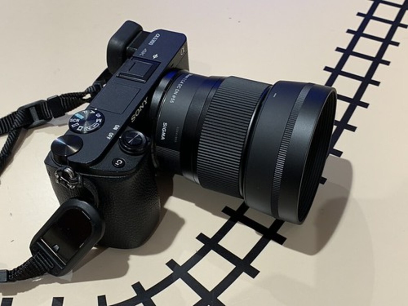 SIGMA Contemporary 56mm F1.4 DC DN ソニーEマウント用購入 