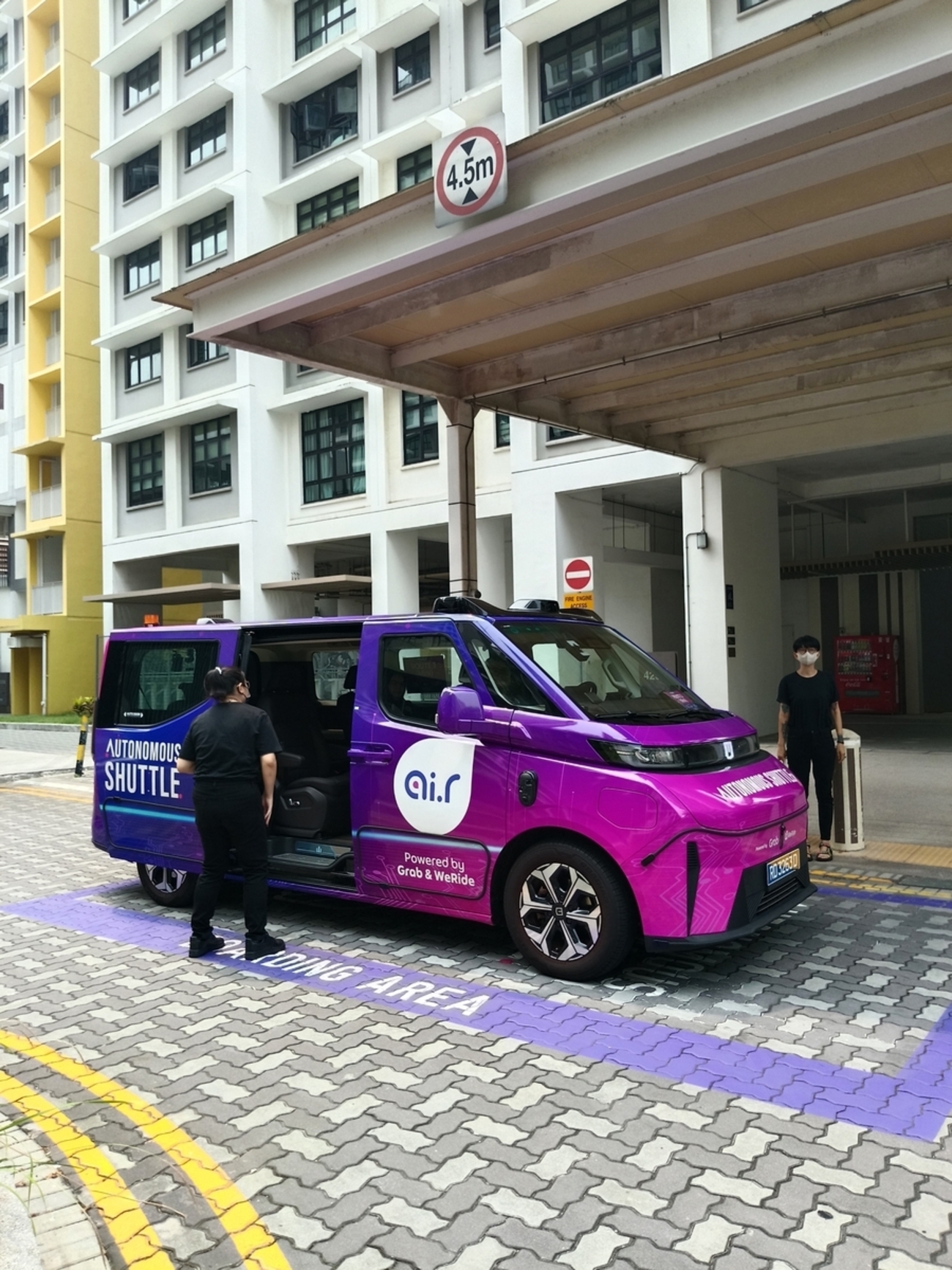 シンガポールで試験運転されてる無人シャトルバス「Ai.R」に乗ってみた