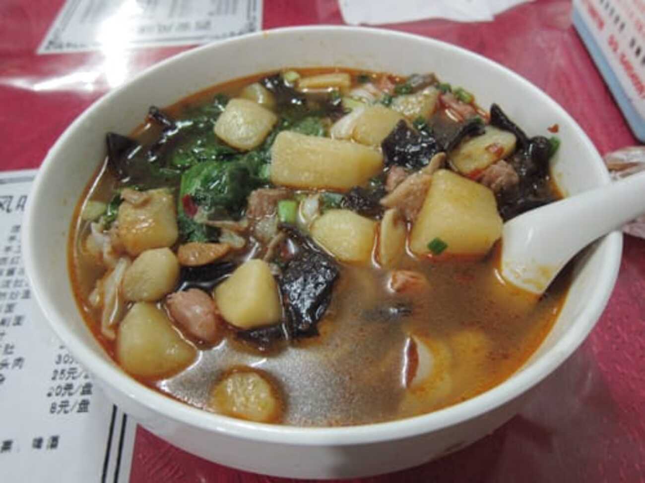 今日の晩御飯 刀削面 - のんきにいこう