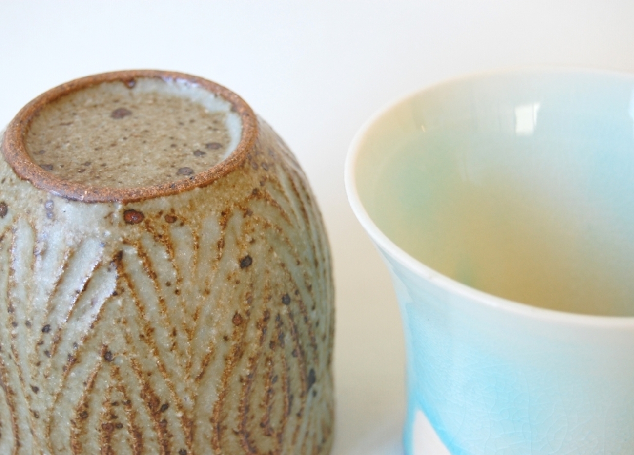 素人でも簡単に分かる！？陶器と磁器の見分け方 - うつわと道具やころ 
