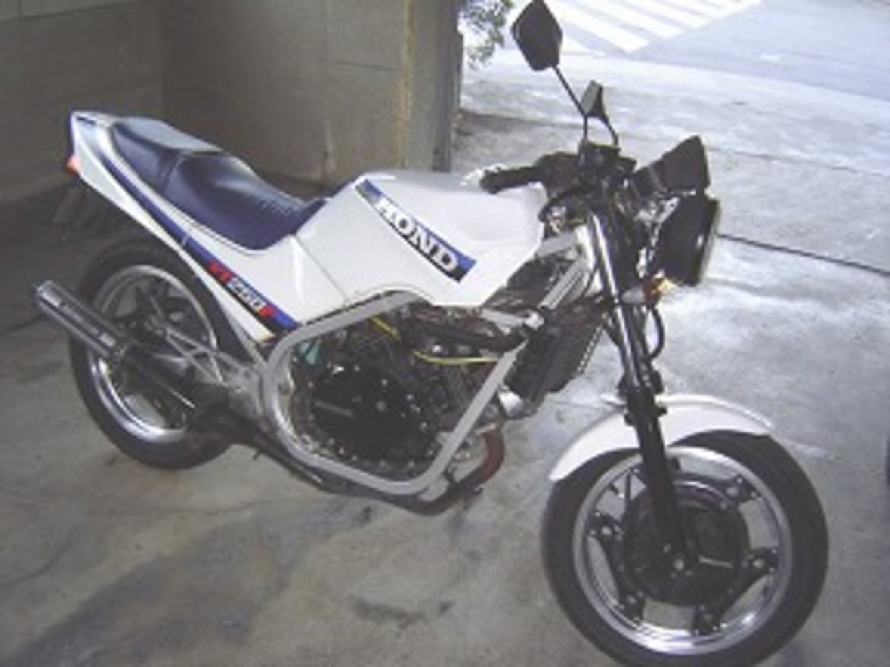 愛車紹介① HONDA VT250FEの巻 - osmantokyo
