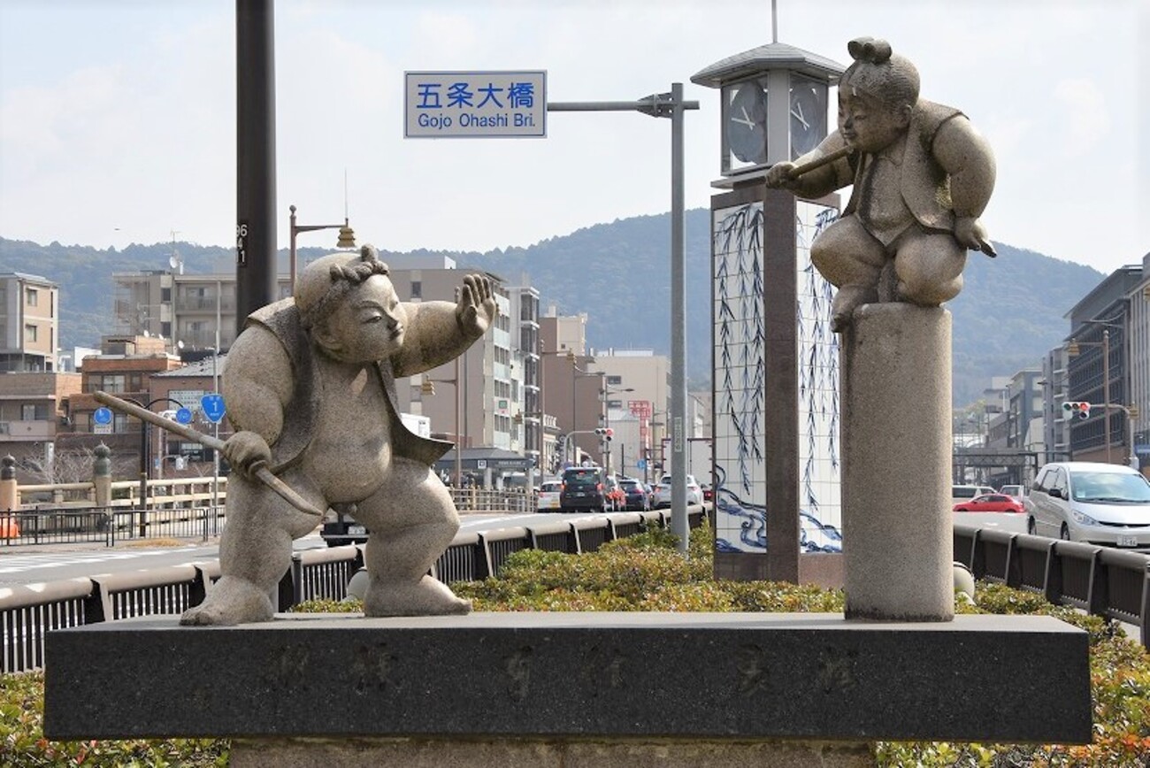 源義経・武蔵坊弁慶ゆかりの地】牛若丸弁慶像（京都市下京区