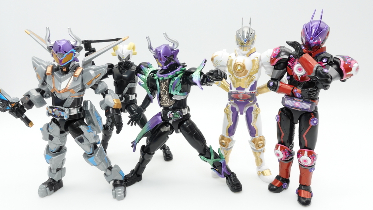 装動　仮面ライダーギーツ　まとめ売り 装動 仮面ライダーギーツ ID 1 ＆ 装動 仮面ライダーリバイス｜発売日