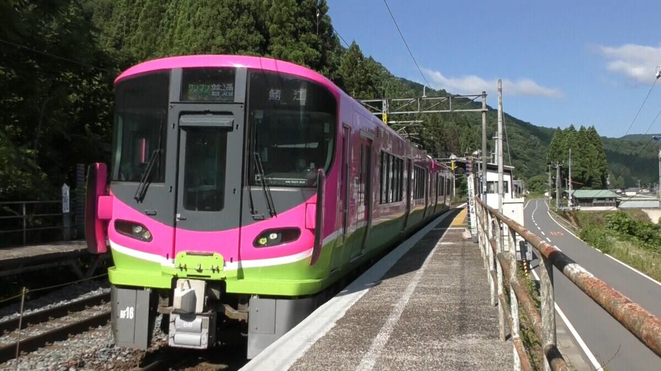 1月まで ハピラインふくい 521系 フルラッピング 2両 ハピラインふくいの521系にフルラッピング - いかすみのひとり言