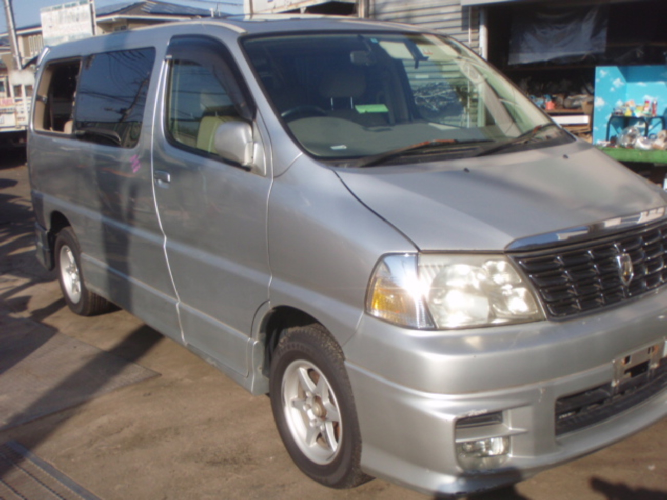 VCH10W グランドハイエース 部品取り車あります！パーツのお問い合わせ 