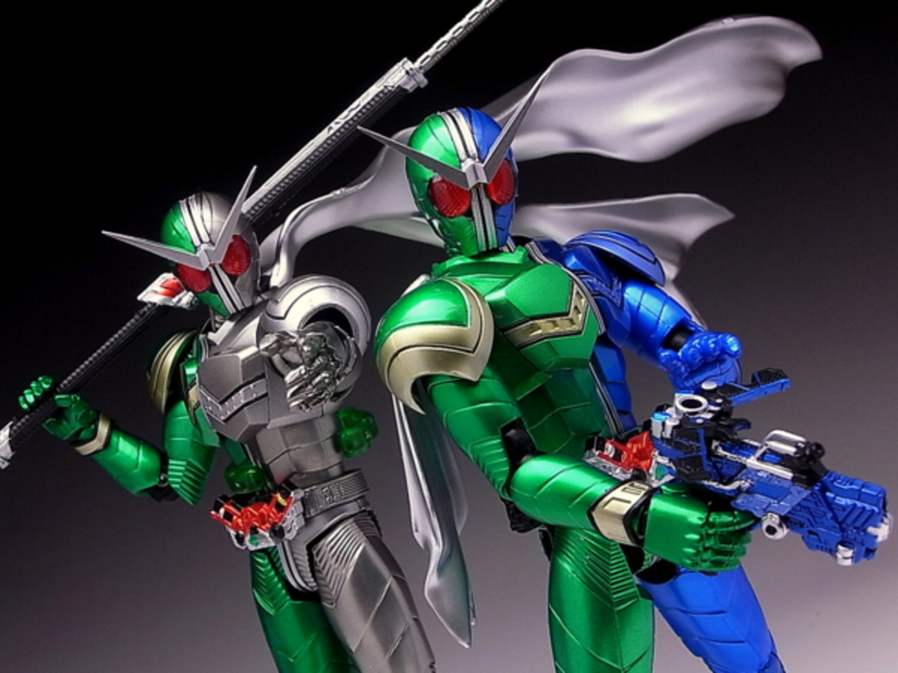 S.H.フィギュアーツ 仮面ライダーW サイクロントリガー＆サイクロン 