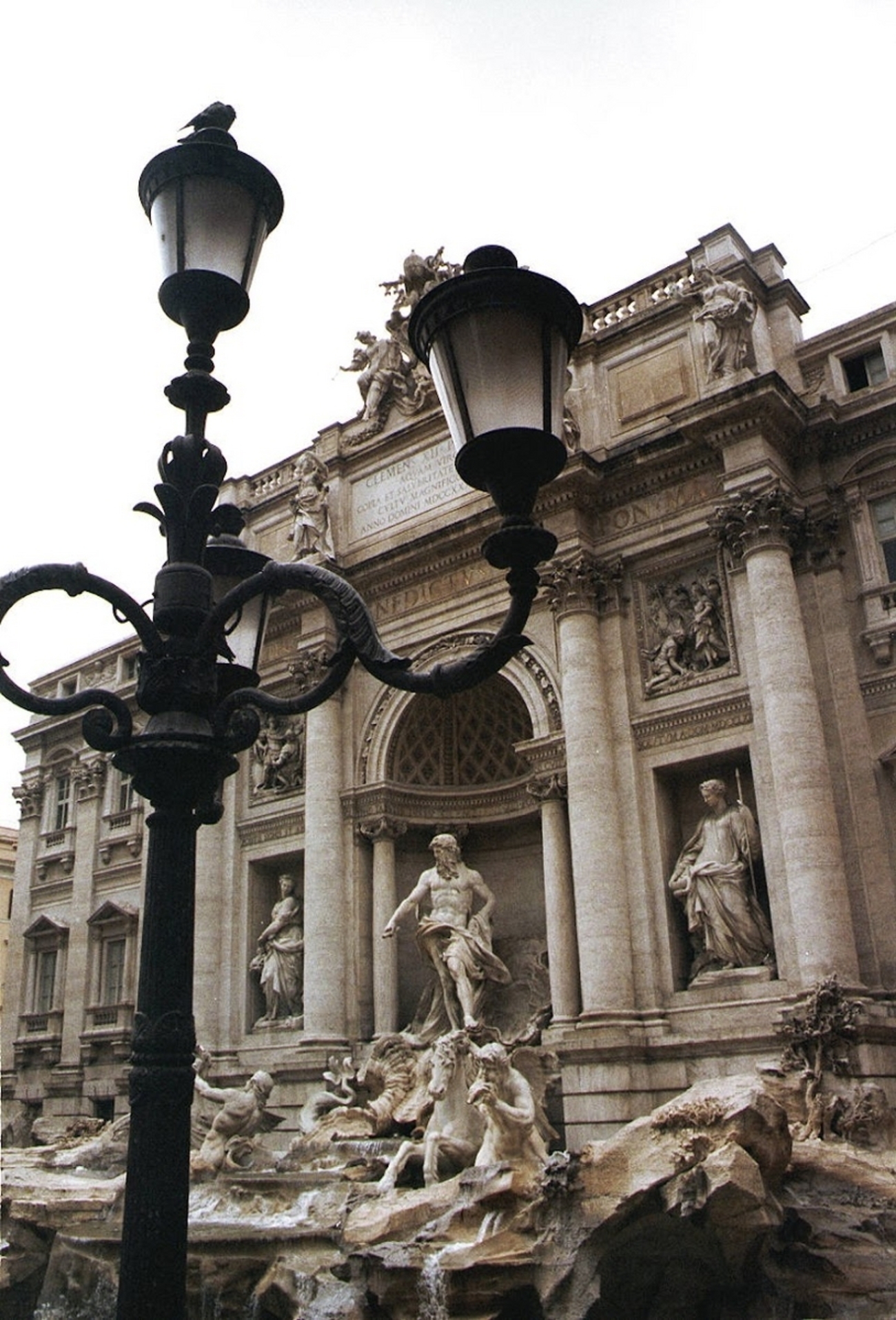 トレヴィの泉 コインの行方 - cafe mare nostrum