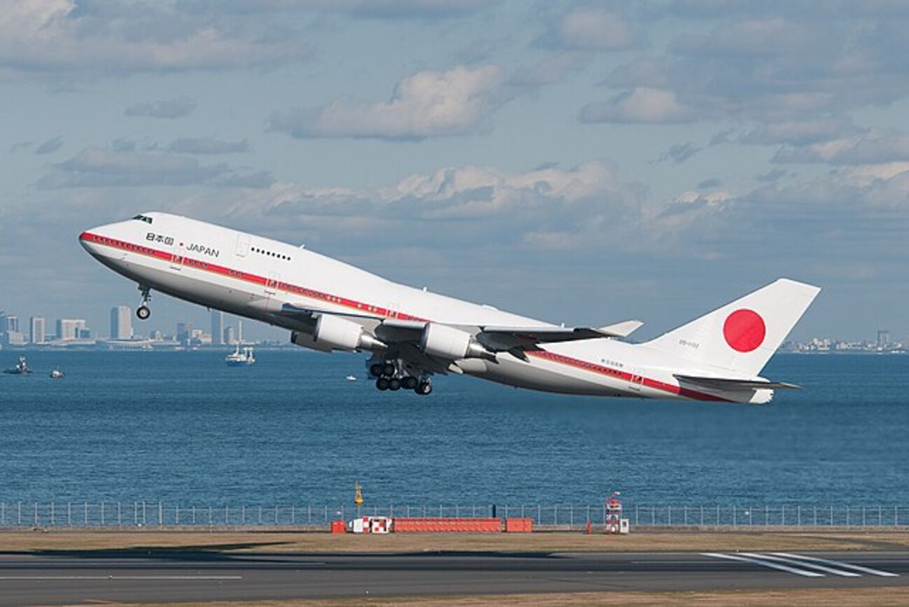 政府 専用 機 総理執務室 政府専用機 知られざる装備 執務室に個室まで 1回飛ばす費用は
