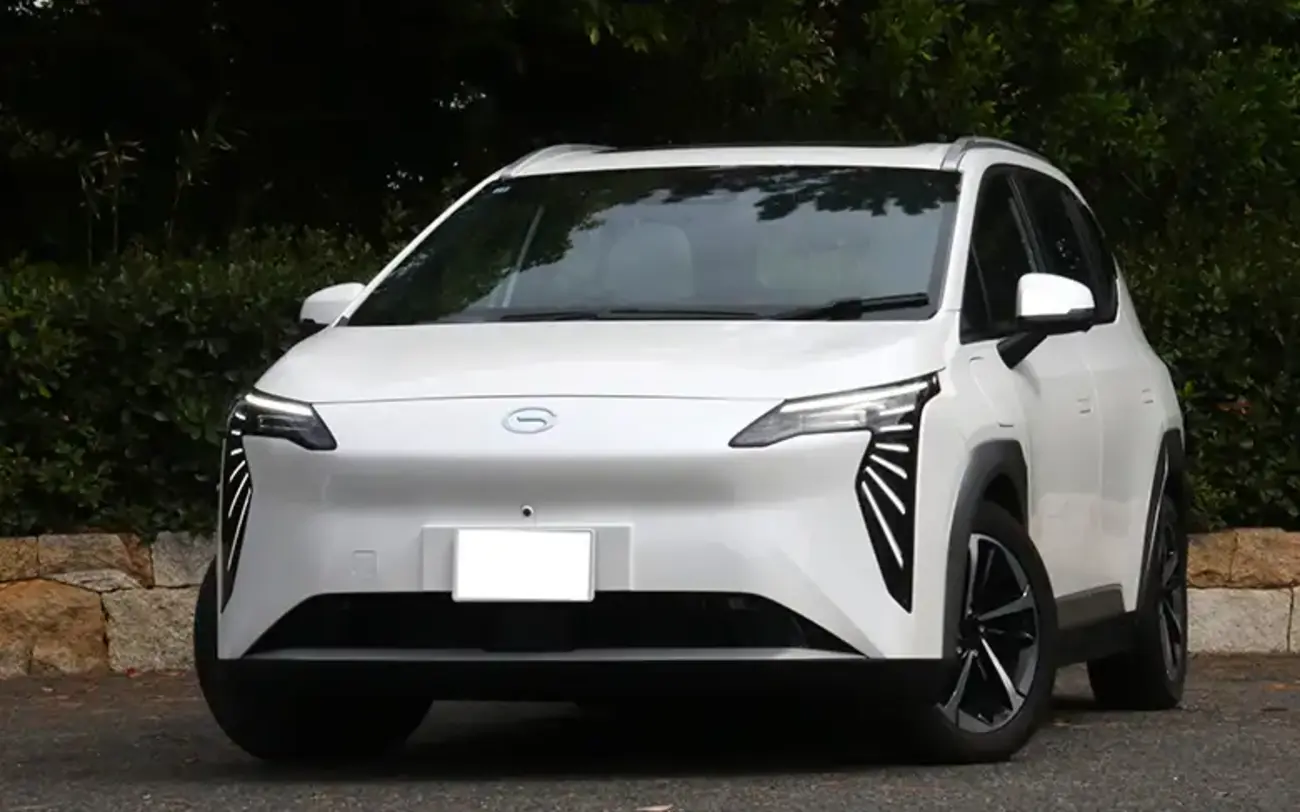 1/18 ルノー R27 ヘイキ・コバライネン ホットウィール 1/18 ルノー R27 ヘイキ・コバライネン - メルカリ