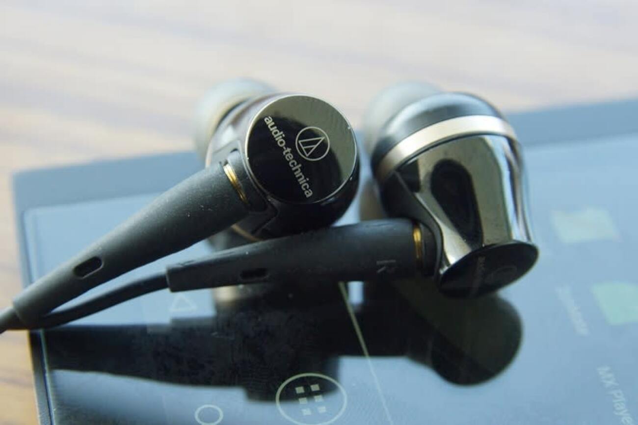 【美品】audio-Technica ATH-CKR100 チタニウム… backend=imagemagick;version=1;