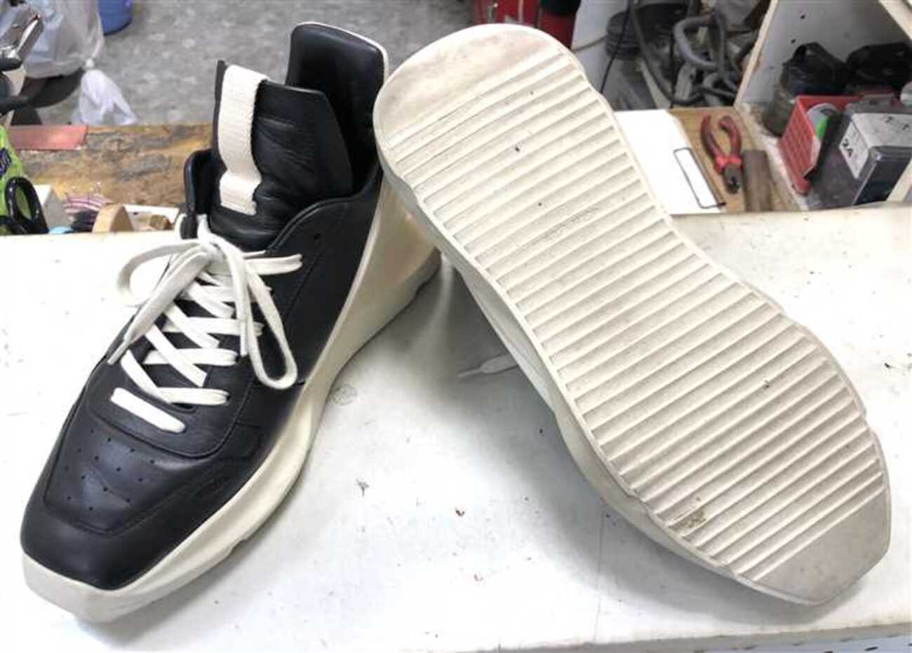 Rick Owens【GETH RUNNER】の底面にゴムを貼って補強 - スニーカー修理 