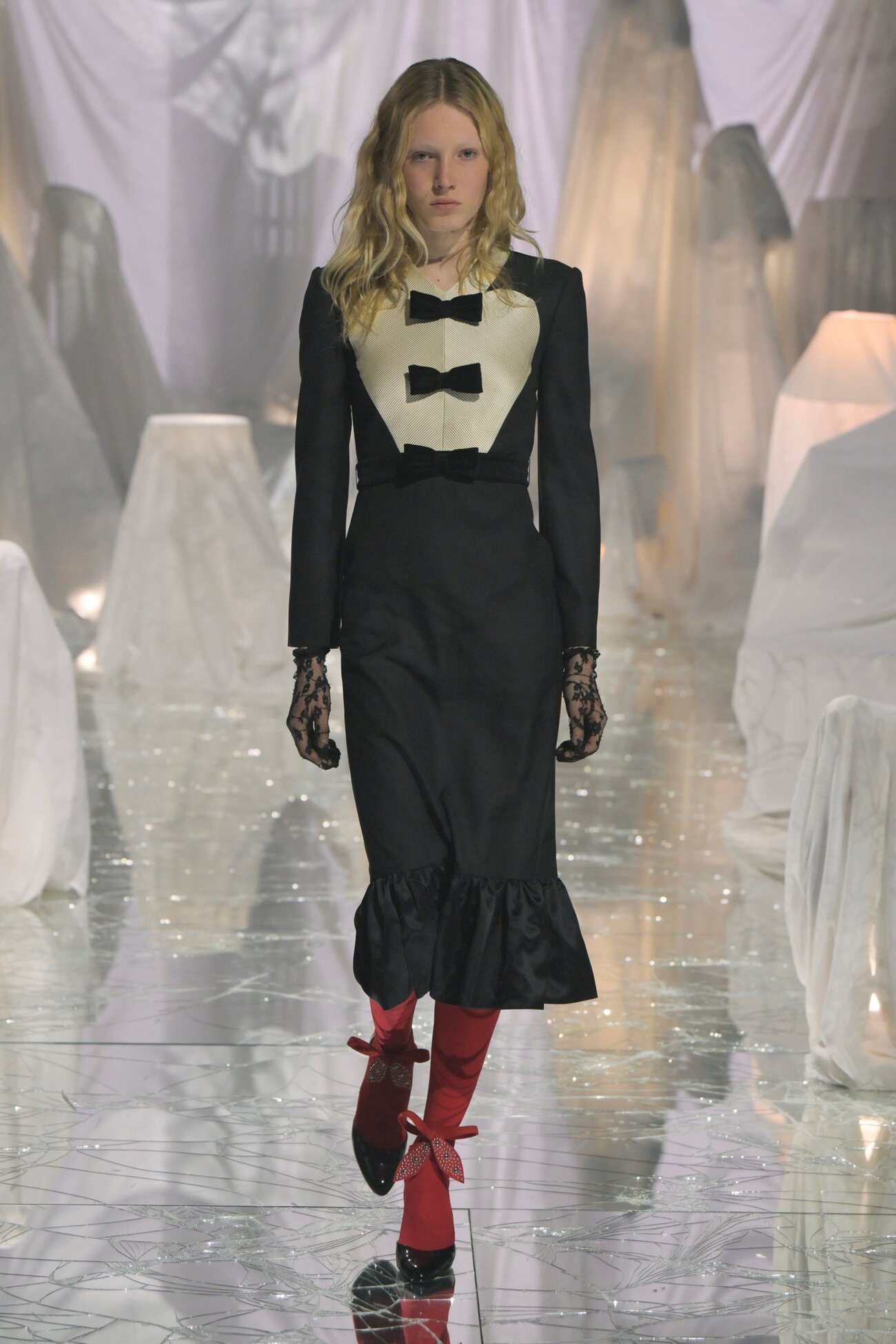 今季の前に、2025SSファッションをチェック。 VALENTINO（肆） - 靴と 