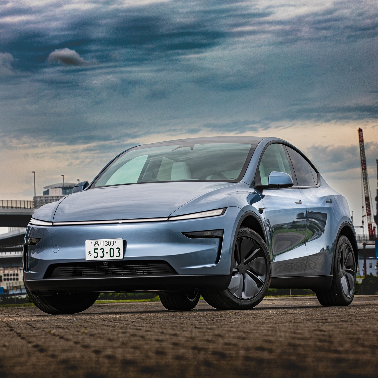 テスラ・モデルY 5年越しの刷新で、飛躍的な進化を遂げたSUV - EV DAYS