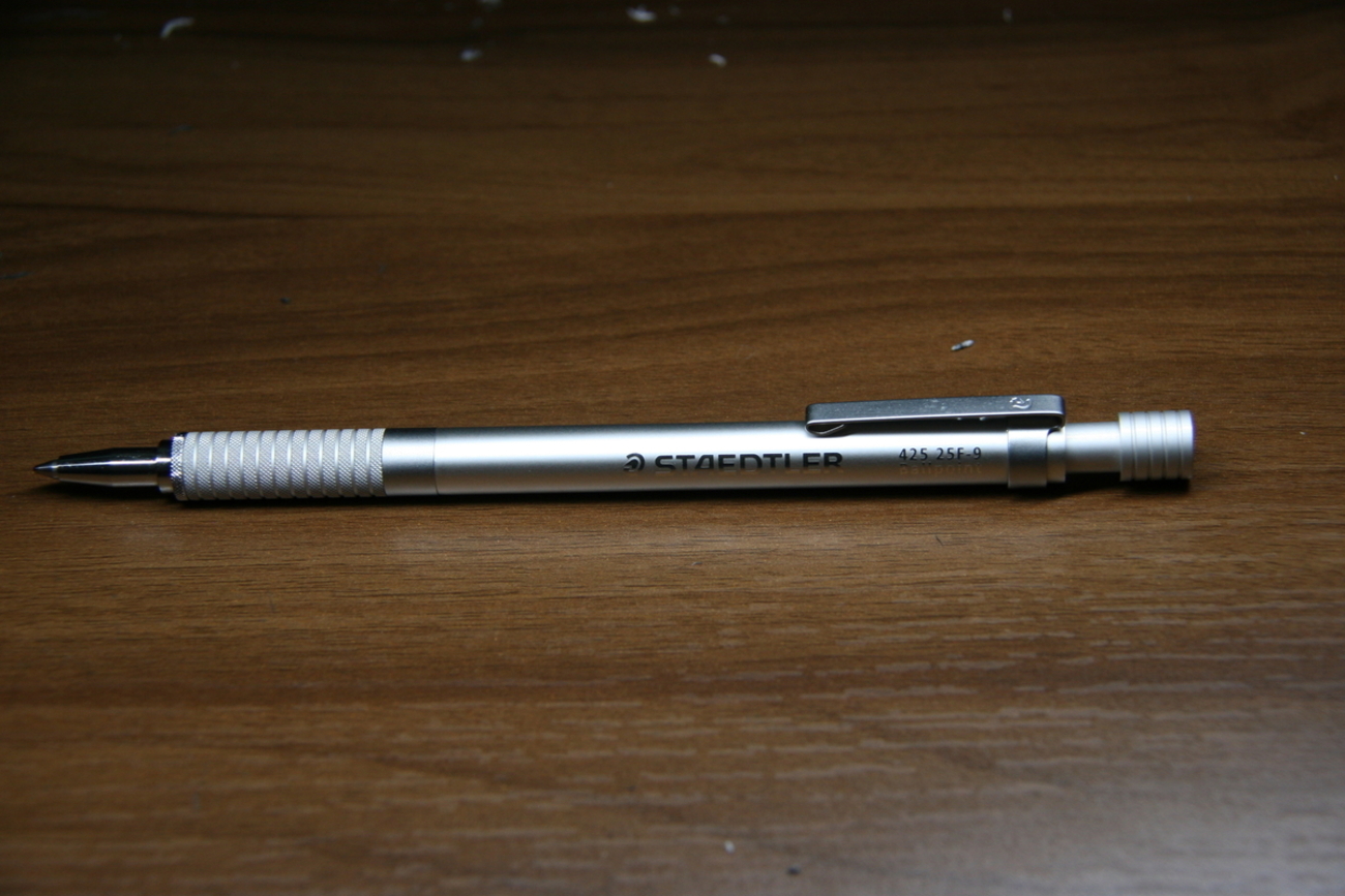 汎用品が使える、ステッドラーのボールペン「425－25F－9」 - は