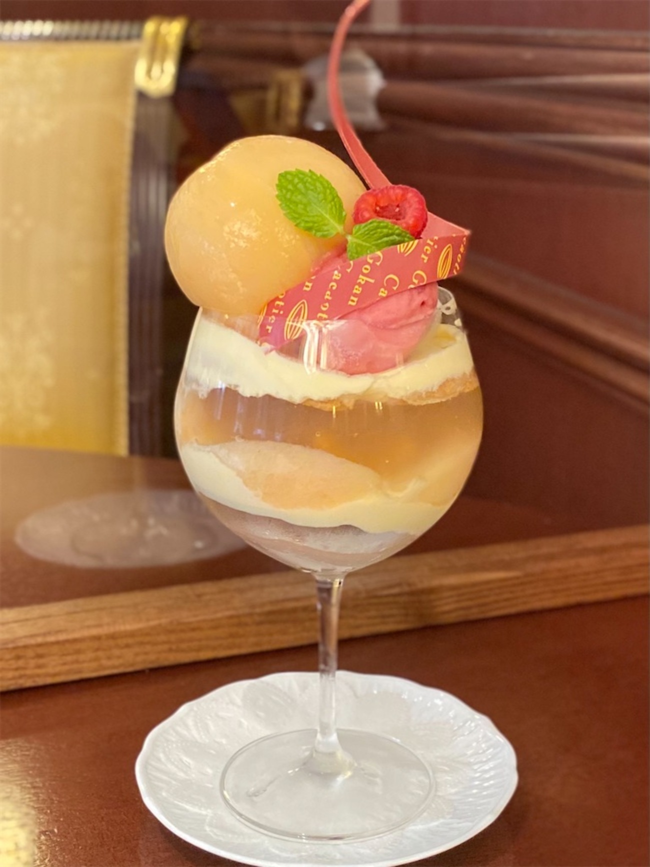 カカオティエ ゴカン(北浜)🍑 まるごと完熟桃のグランパフェ/他