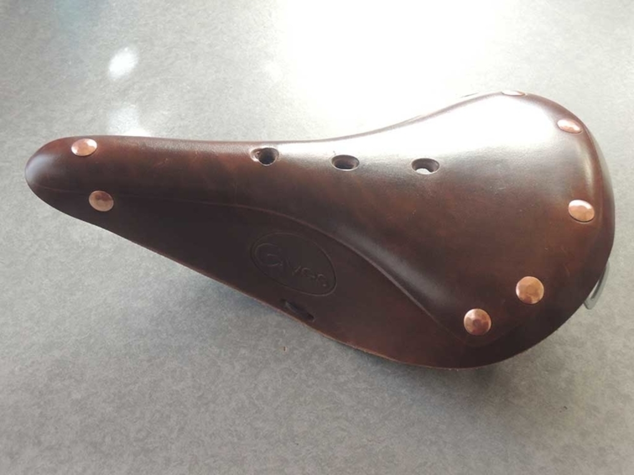 【未使用品】Gyes クラシックレザーサドル ブラック 本革 51QY-erb94L._UF894,1000_QL80_.jpg