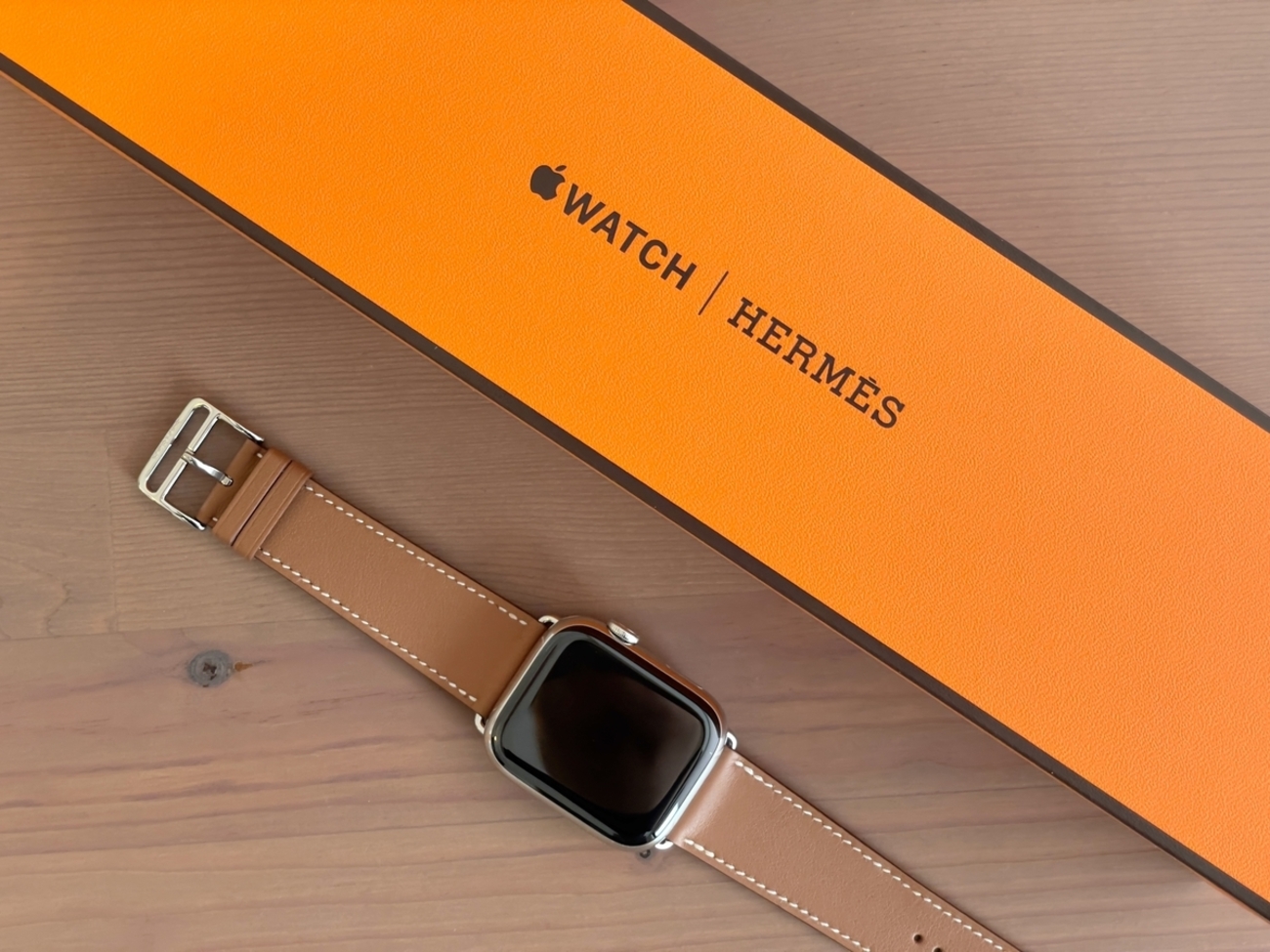 Apple Watch Hermès シリーズ8購入レポート 商品到着から開封の儀まで 