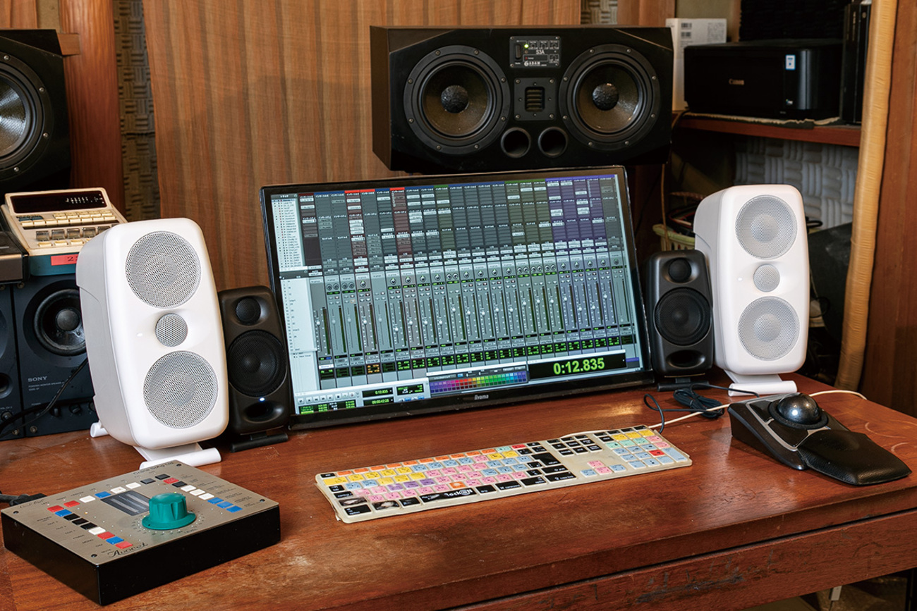 MONITOR AUDIO (モニタ－オーディオ)スピーカー 3つセット MONITOR AUDIO (モニタ－オーディオ)スピーカー 3つセット