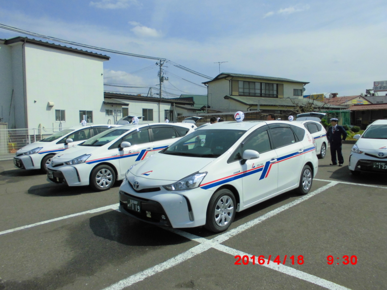 タクシー新車！プリウスα7台導入！ - お知らせ - 会津バス