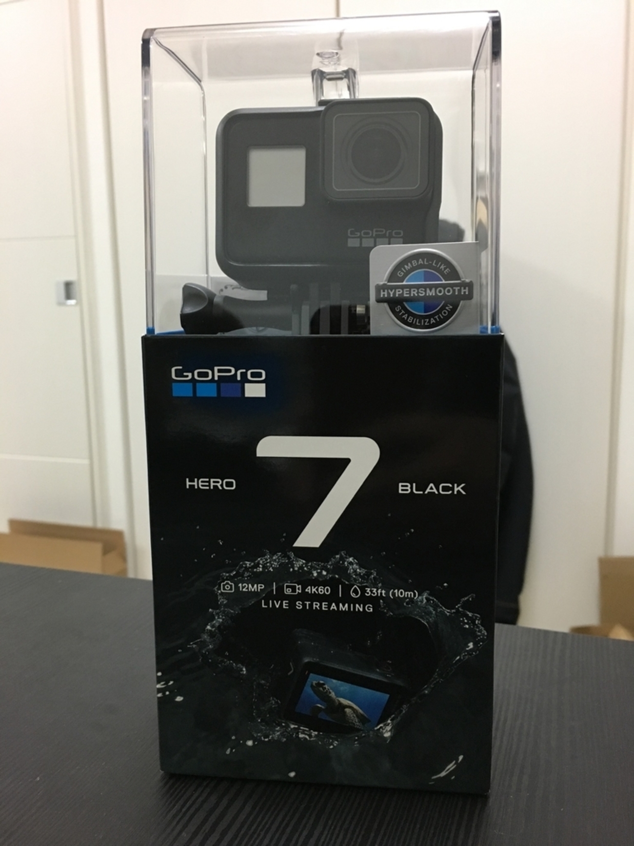 GoPro HERO7を買ってみた。(購入編) 本体が外れず、蓋も開かなかった話 