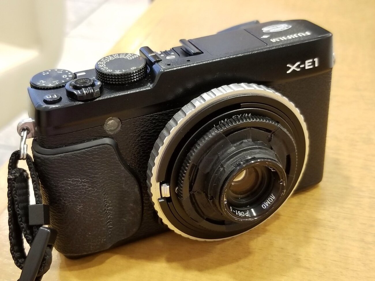 オールドレンズ CASPECO T JAPAN 1.3.5 f=28mm M42 オールドレンズとX-E1】ロシアシネレンズPO61-5 28mm F2.5をAPS