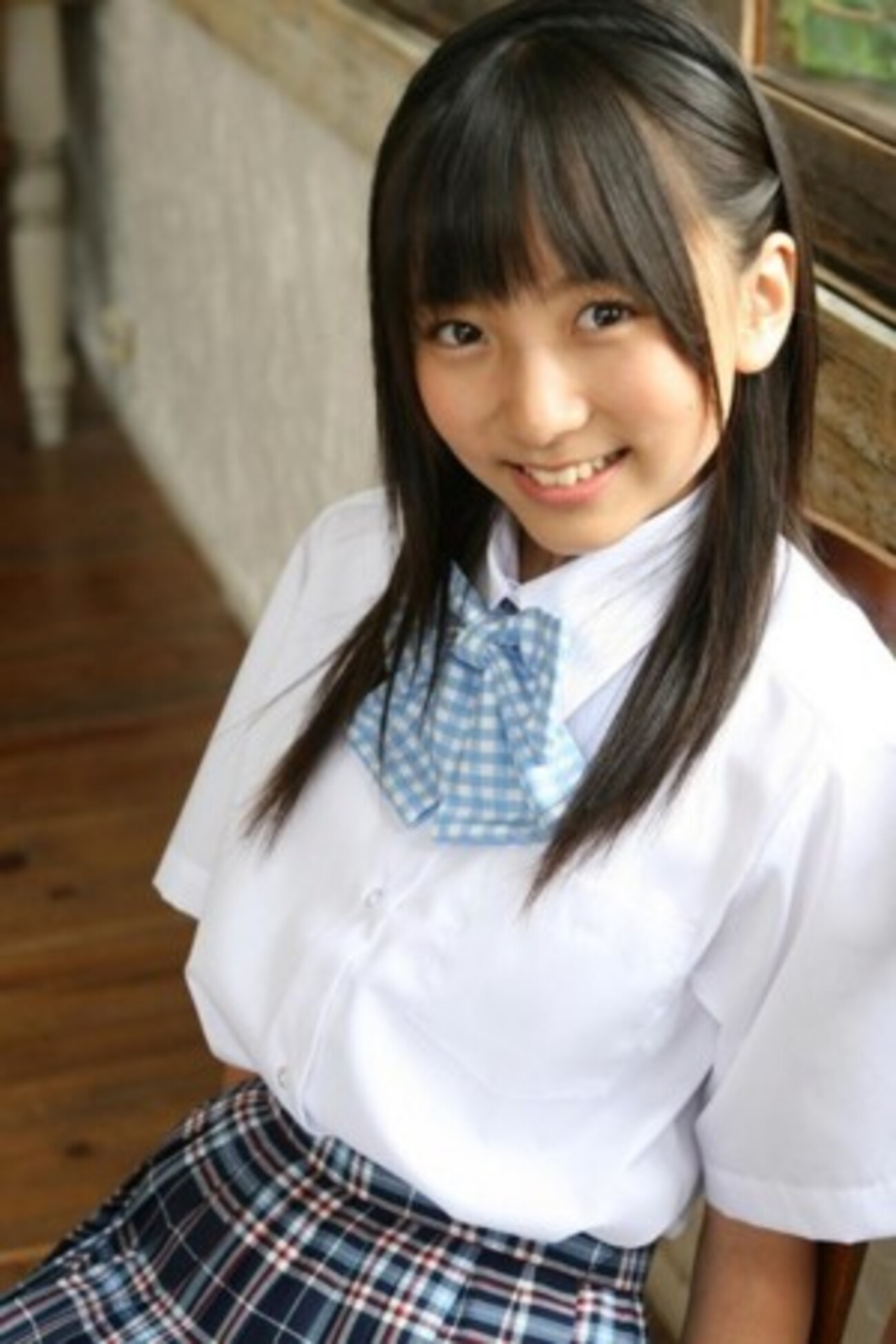 ジュニアアイドル　岡詩乃 
