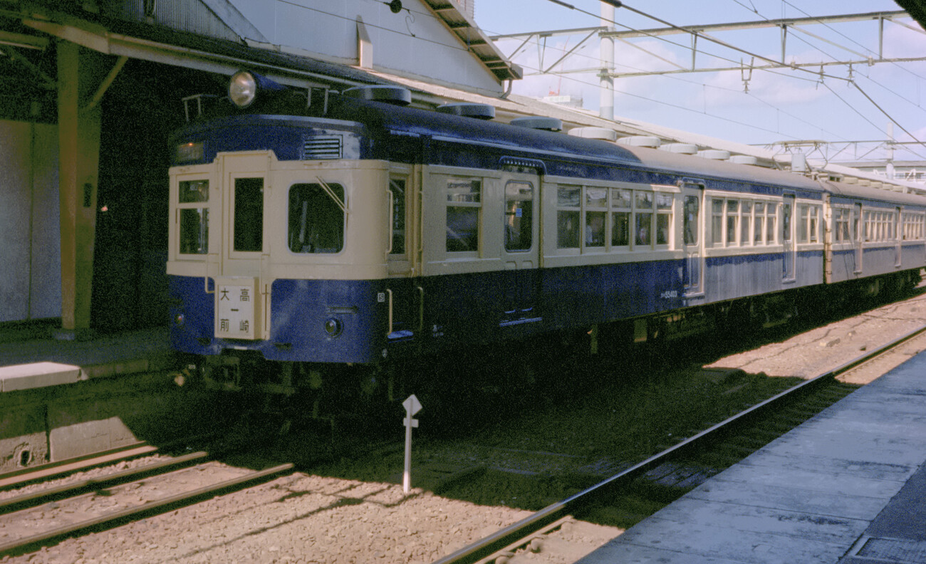 埋め込みヘッドライトのクハ55403 (1975.10) - 蔵出し画像 - 省