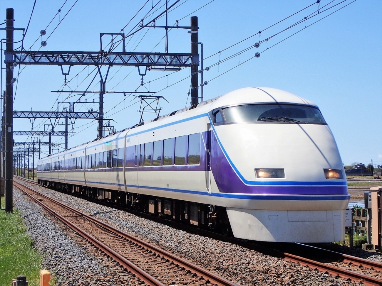 東武100系スペーシア 座席 座面 鉄道部品 鉄道古物 鉄道廃品 東武100系スペーシア 座席 座面 鉄道部品 鉄道古物 鉄道廃品