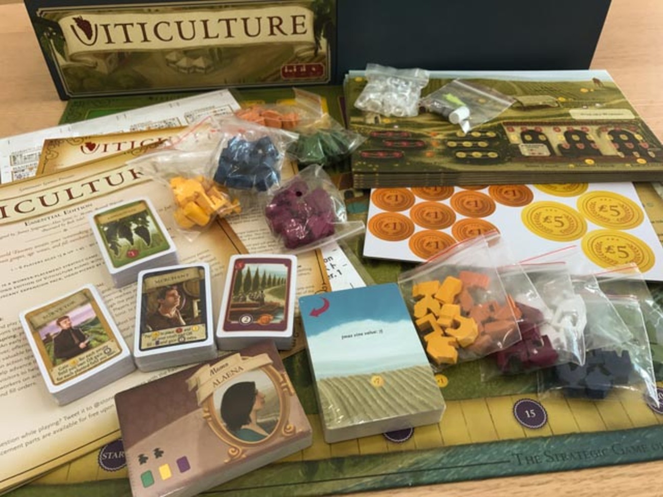【ボードゲーム】ぶどう畑と美人は手がかかるんですってよ？〈ヴィティカルチャー（Viticulture Essential Edition）/  邦題：ワイナリーの四季〉ファーストレビュー vol.1 - ぼっちのホビーBlog［ボドゲ版］