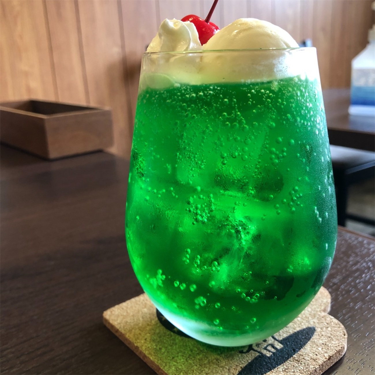 草津温泉で今話題！？映えに映えるクリームソーダを頂いた。【花栞