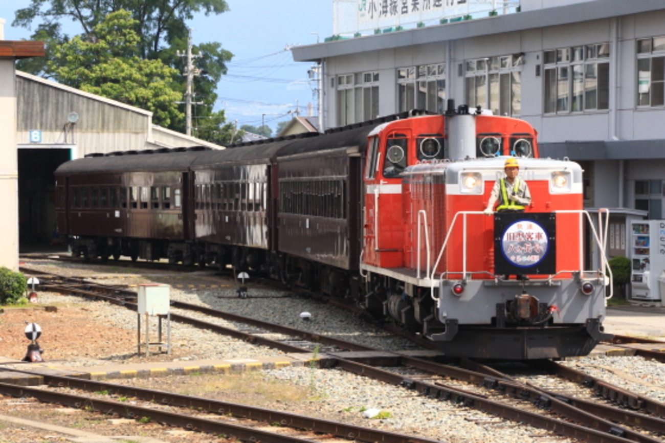 【鉄道愛好家】【青信号】旧型客車 特別編集号　希少 鉄道愛好家】【青信号】旧型客車 特別編集号 希少 本