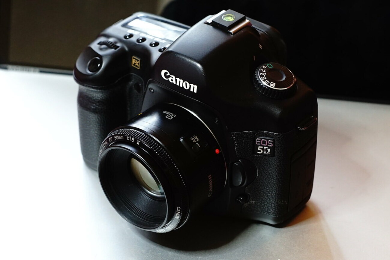 EOS 5Dとオールドレンズ】まずはEFレンズで操作方法に慣れるべし。EF 
