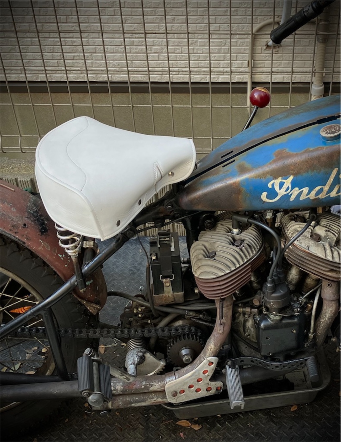 インディアン スカウト ソロシート 純正＋リデュースフットマウント 000000046580-01-m.jpg?t=