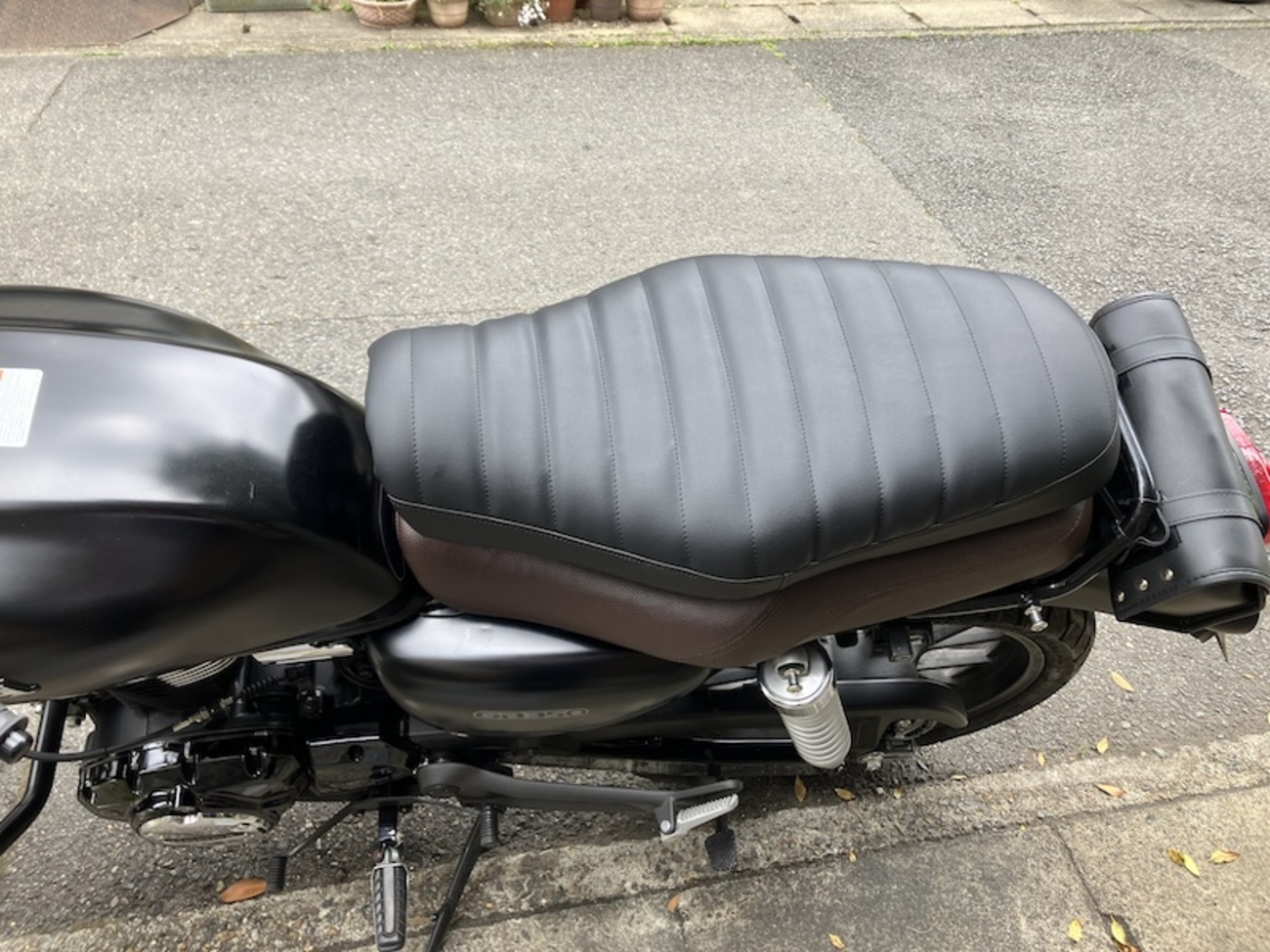 GB350】バイクシート神戸のタックロールシートに張り替える手順と 
