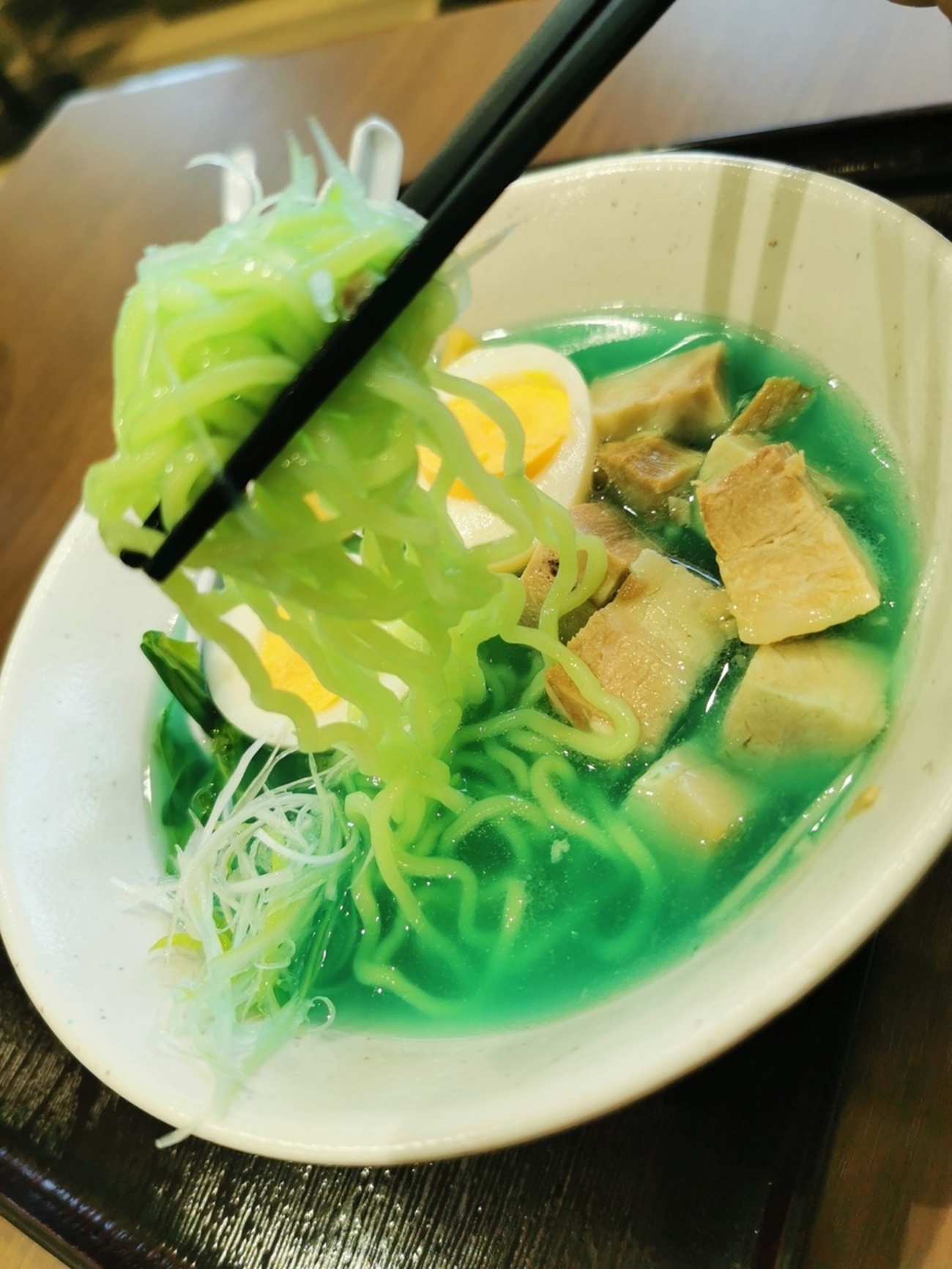磐梯吾妻スカイラインの魔女の瞳ラーメンを食すツー - クッソ汚い
