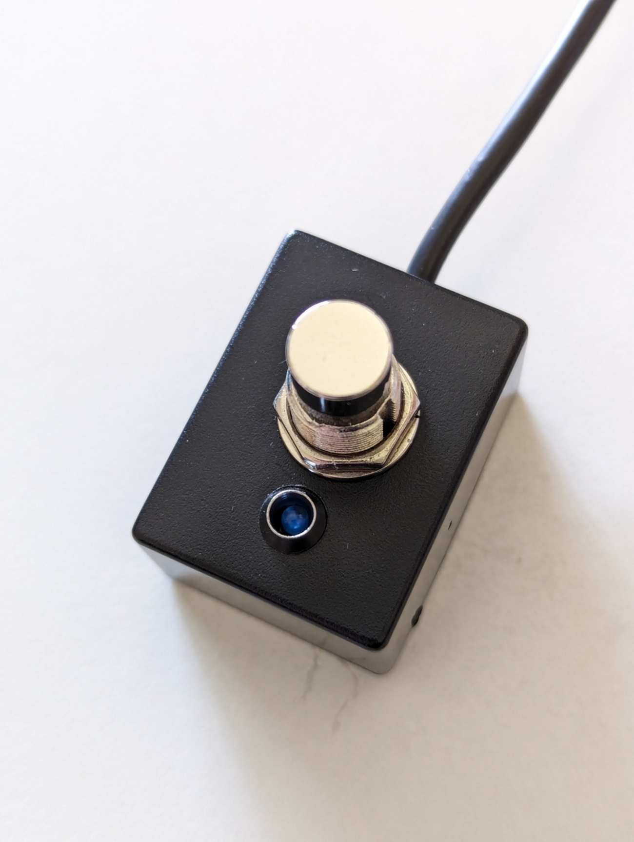 自作フットスイッチにLEDを取り付け - JG251 blog