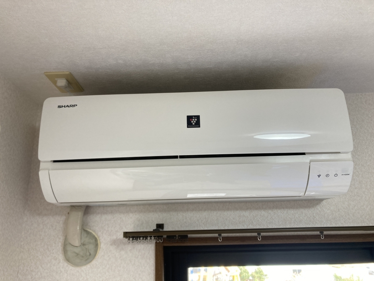 エアコンクリーニング SHARP AY-H22DM ドレンパン送風ファン分解 