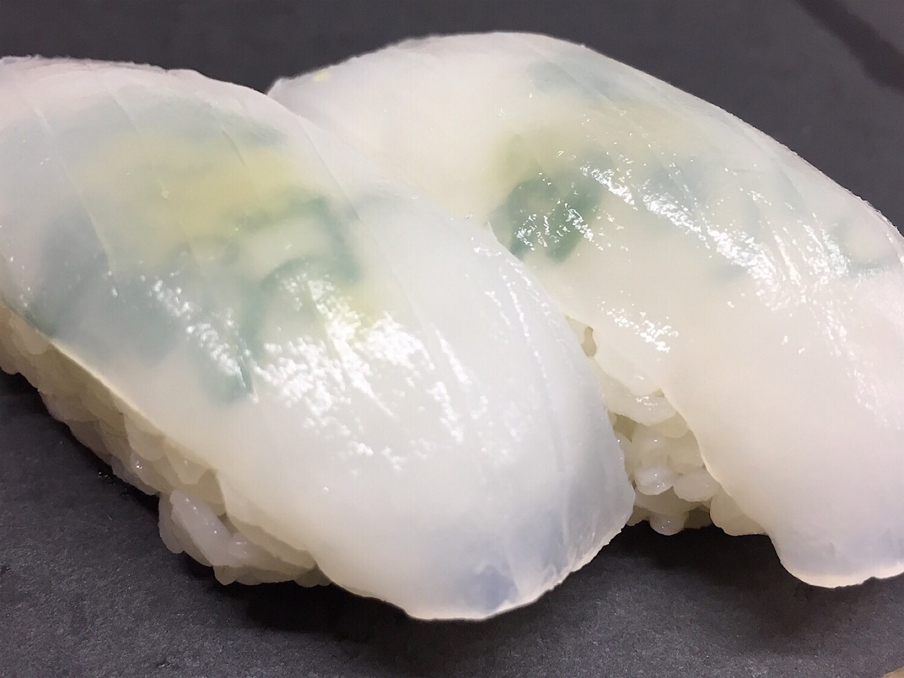 釣りたて 冷凍アオリイカ 4杯 約4キロ 今日の釣果。 エソ(35cm)…3匹