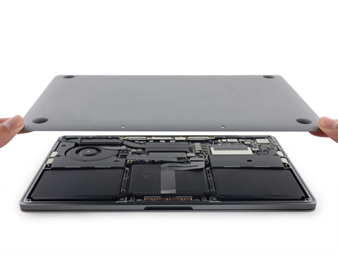 13インチMacBook Pro（Late 2016）分解 はんだ付けメモリ・交換可能な 