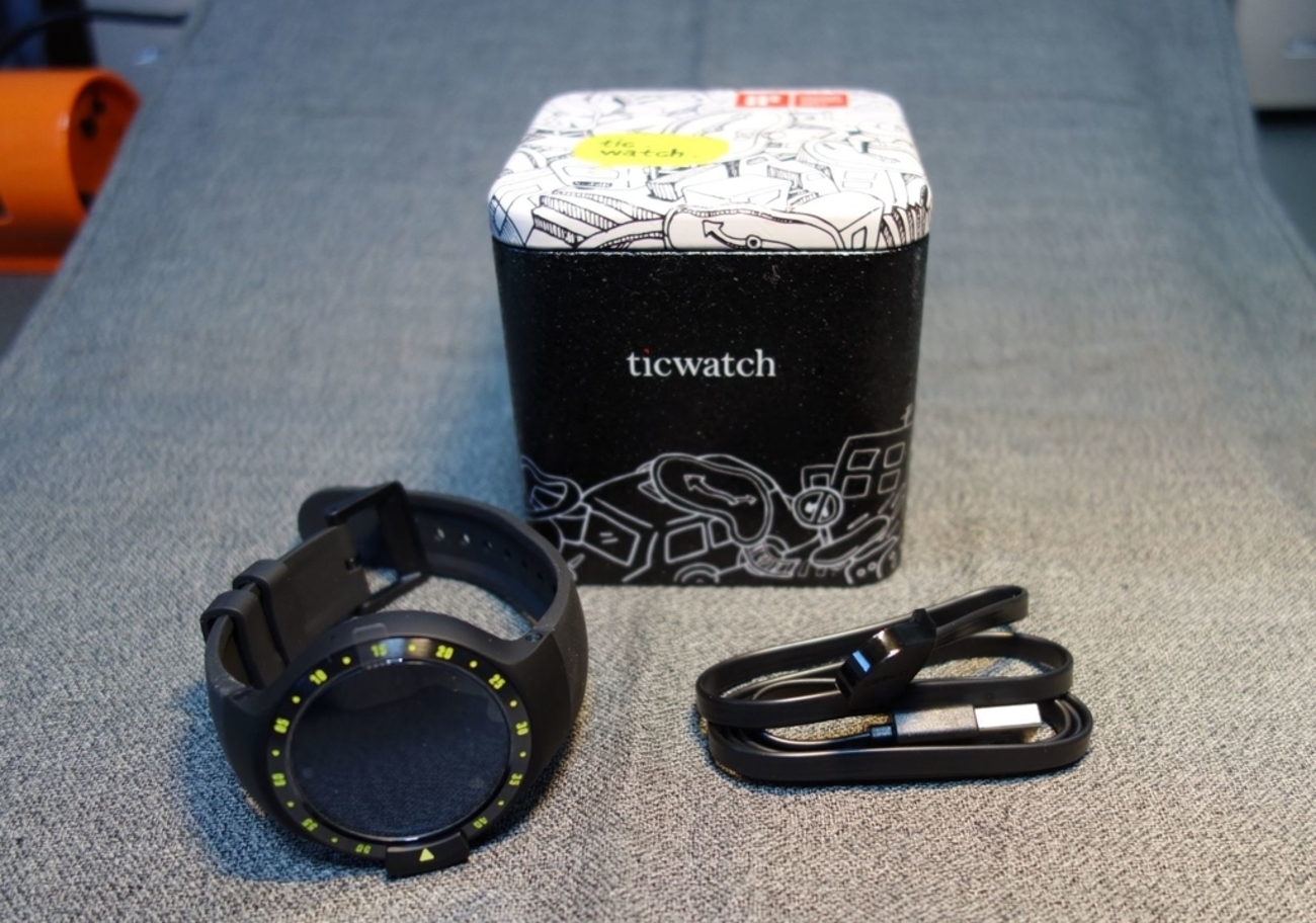 Google Wear OS搭載のスマートウォッチ「TicWatch S」をレビューします 