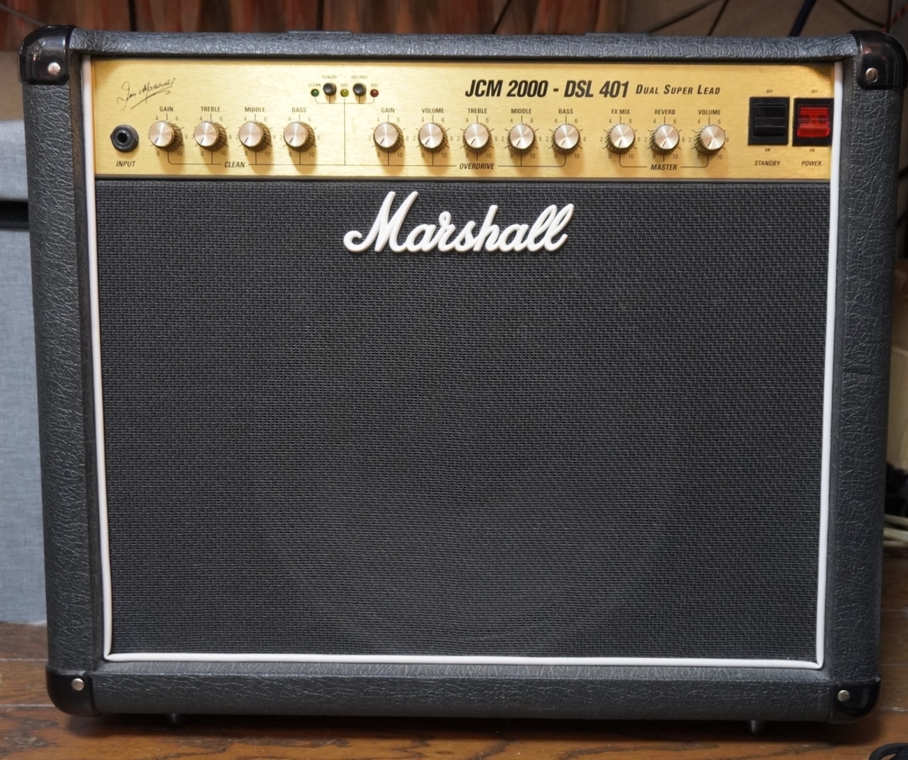 名機 Marshall JCM2000 DSL401 激レア 美品 名機 Marshall JCM2000 DSL401 激レア 美品