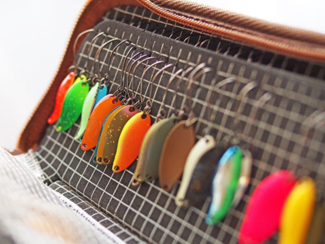 管釣り ルアー スプーンについて 最初に用意するスプーンは？ - 基本は