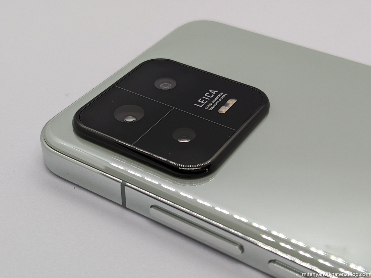 Xiaomi 13(無印) 実機レビュー アリエクの洗礼を受けた【箱ボコボコ 