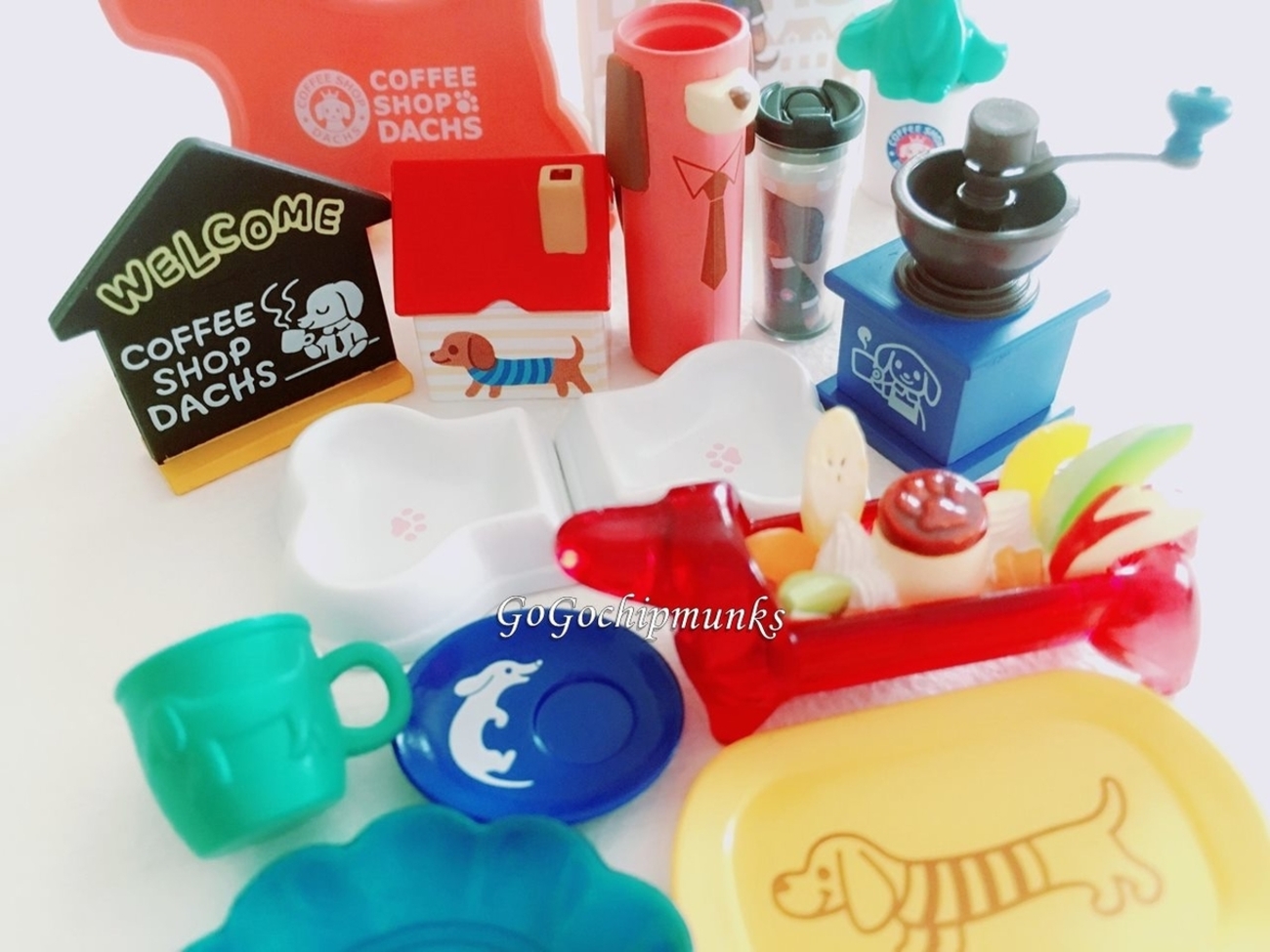 未開封 メガハウス 「ダックス店長のコーヒー屋さん」8個入り 彩色ミニチュア メガハウス☆ダックス店長のコーヒー屋さん～わんわんわん～ - ハグル