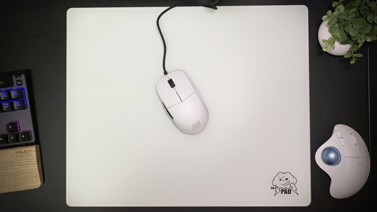 SKY PAD マウスパッド　限定品　値下げ中 SKY PAD マウスパッド 限定品 値下げ中 - メルカリ